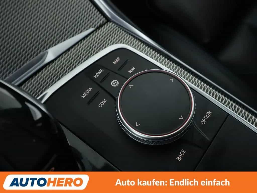 BMW 3 Series 330i M Sport Aut.*NAVI*LED*CAM*ACC*SHZ*ALU* 08/2019-photo-28
