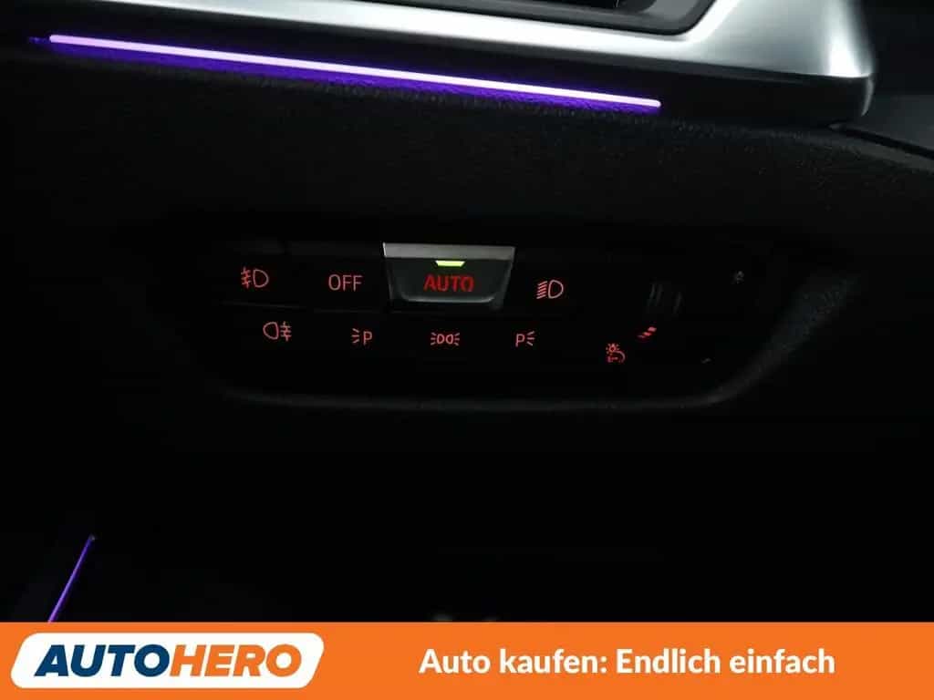 BMW 3 Series 330i M Sport Aut.*NAVI*LED*CAM*ACC*SHZ*ALU* 08/2019-photo-29