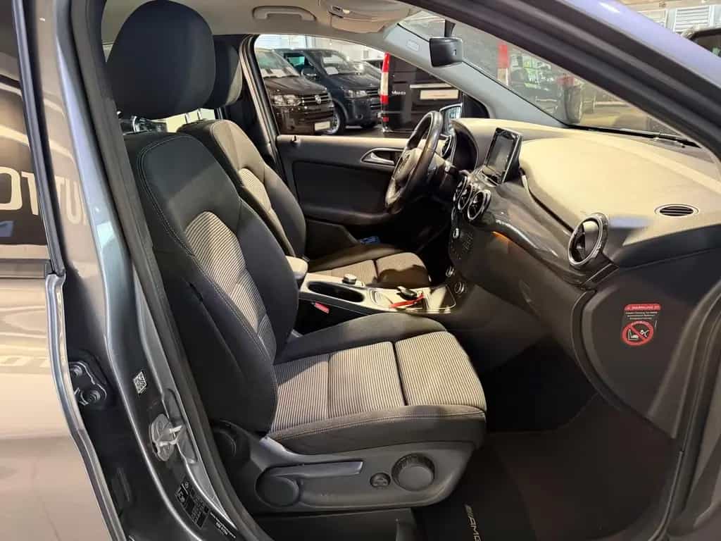 Mercedes-Benz B 220 CDI / d *Automatik*Navi*RFK* 10/2017-photo-12