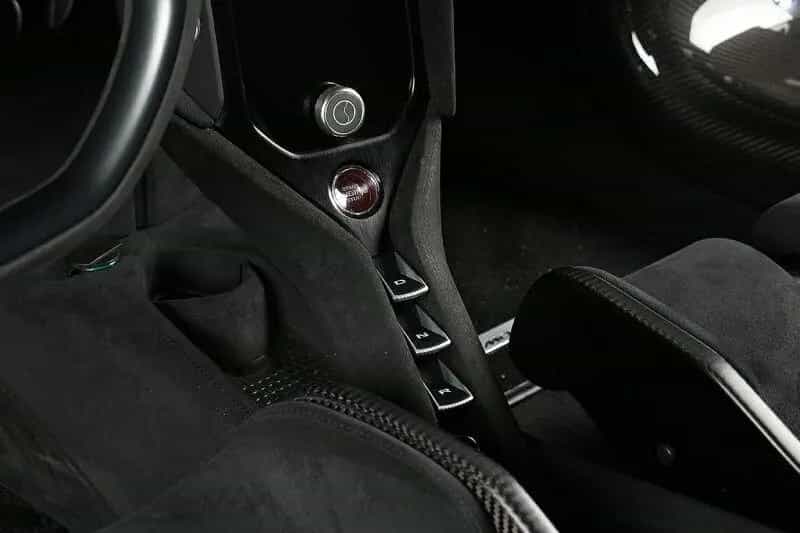 McLaren 750S Spider CF Racing Seats B&W Carbon Lift 04/2024-photo-7