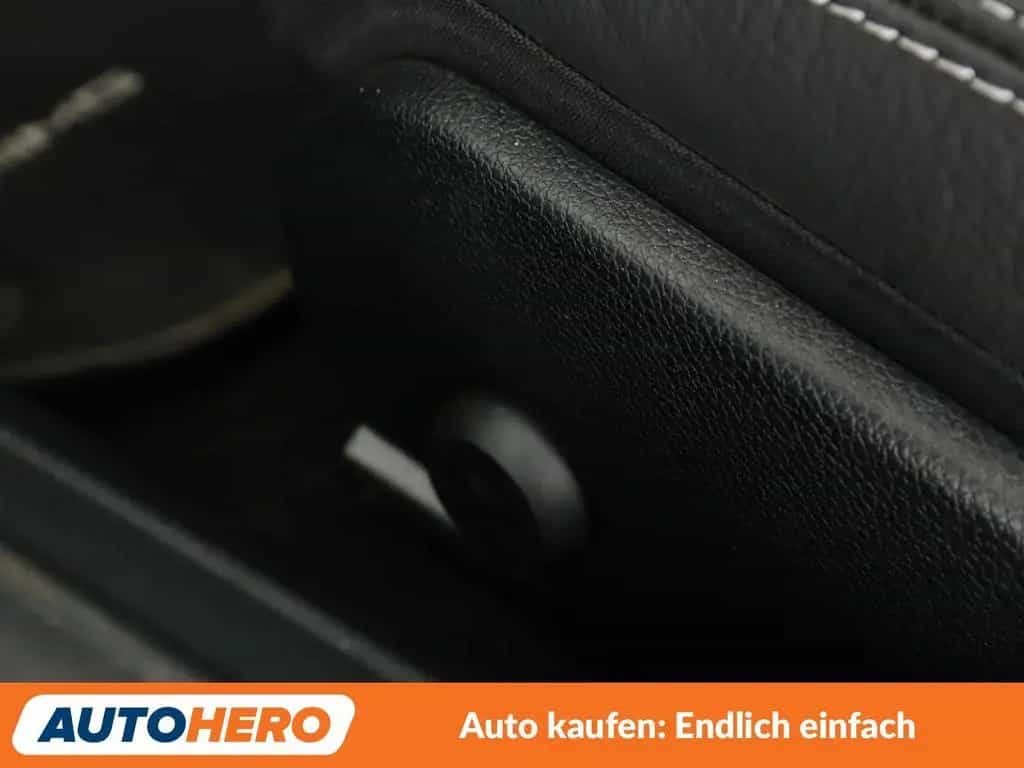 Mercedes-Benz SLC 300 AMG Line Aut.*NAVI*PDC*SHZ*TEMPO* 06/2018-photo-32