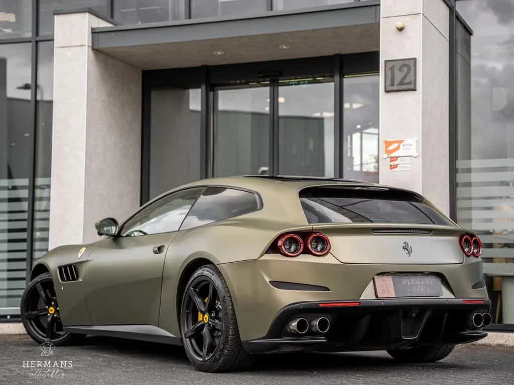 Ferrari GTC4Lusso T 3.9 V8 / Warranty / Passenger Displa 11/2020-photo-11
