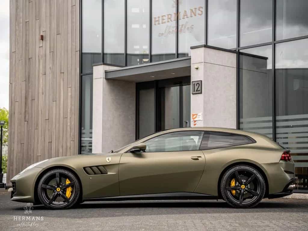 Ferrari GTC4Lusso T 3.9 V8 / Warranty / Passenger Displa 11/2020-photo-12