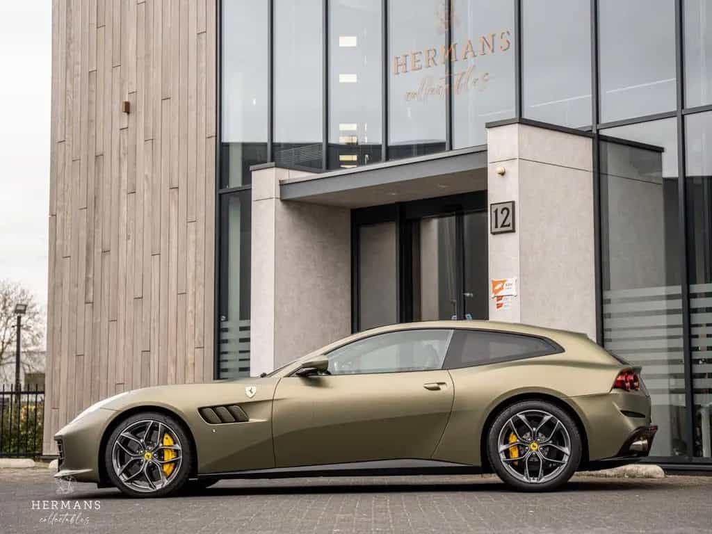 Ferrari GTC4Lusso T 3.9 V8 / Warranty / Passenger Displa 11/2020-photo-13