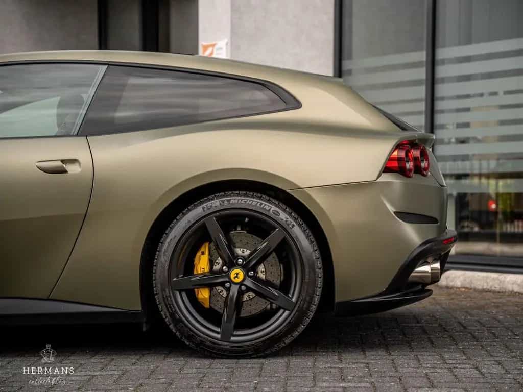 Ferrari GTC4Lusso T 3.9 V8 / Warranty / Passenger Displa 11/2020-photo-14