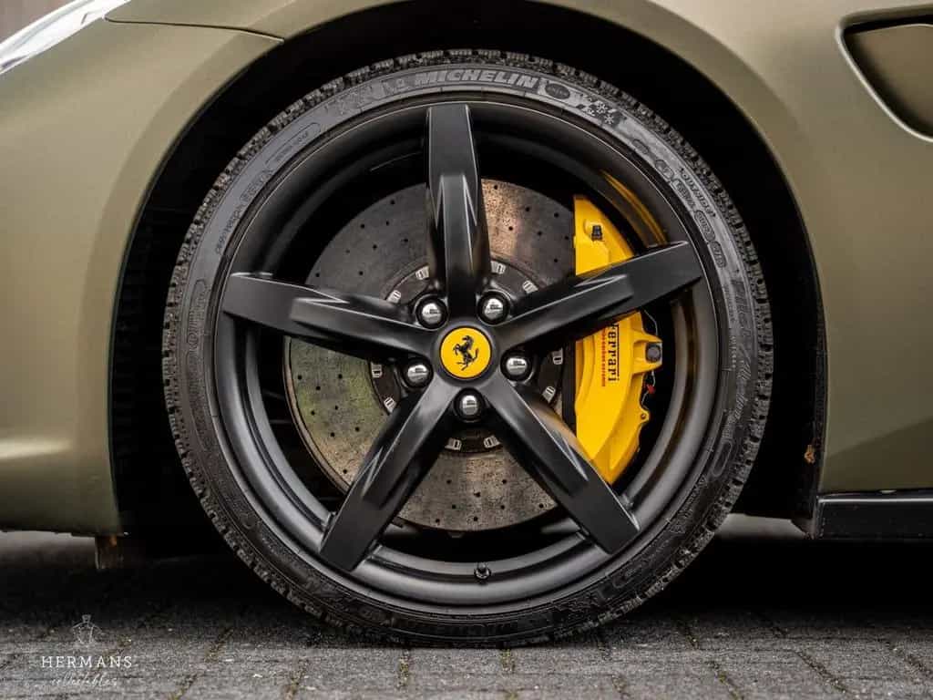 Ferrari GTC4Lusso T 3.9 V8 / Warranty / Passenger Displa 11/2020-photo-15