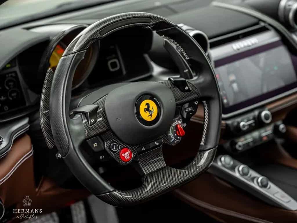 Ferrari GTC4Lusso T 3.9 V8 / Warranty / Passenger Displa 11/2020-photo-17