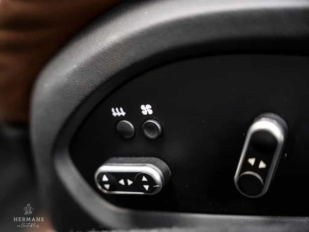 Ferrari GTC4Lusso T 3.9 V8 / Warranty / Passenger Displa 11/2020-photo-24