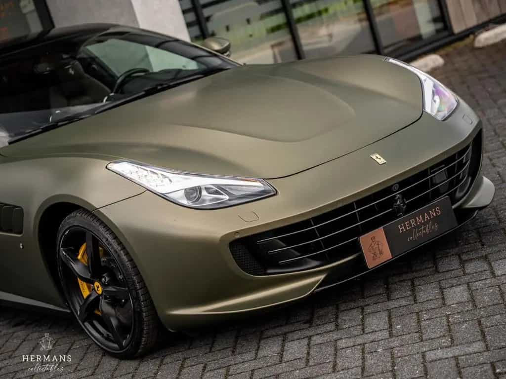 Ferrari GTC4Lusso T 3.9 V8 / Warranty / Passenger Displa 11/2020-photo-3
