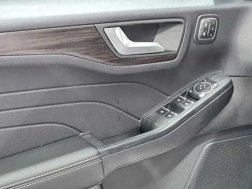 Ford Kuga 1.5 EcoBoost Vignale*AHK*PANO-SD*STANDZHG* 10/2021-photo-9