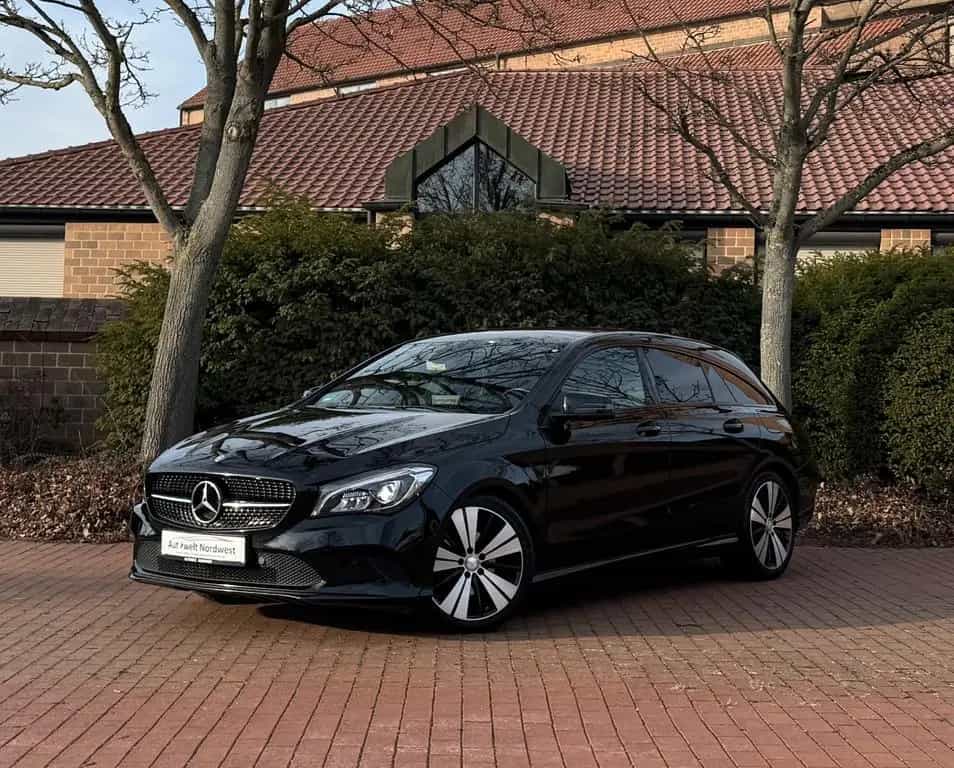 Mercedes-Benz CLA 180 Shooting Brake |Panorama|LED|Navi|Xenon! 03/2017-photo-0