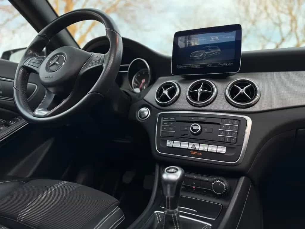 Mercedes-Benz CLA 180 Shooting Brake |Panorama|LED|Navi|Xenon! 03/2017-photo-15