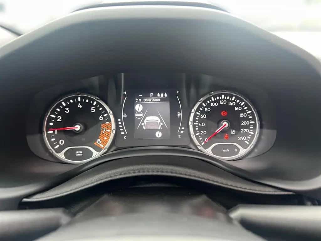 Jeep Renegade Longitude FWD *Pano*Kamera*Tempomat 02/2019-photo-8