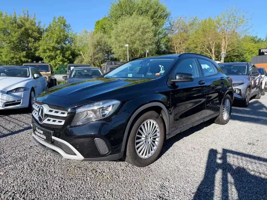 Mercedes-Benz GLA 200 GLA+NAVI+KAMREA+TEMPO+KLIMA 07/2019-photo-0