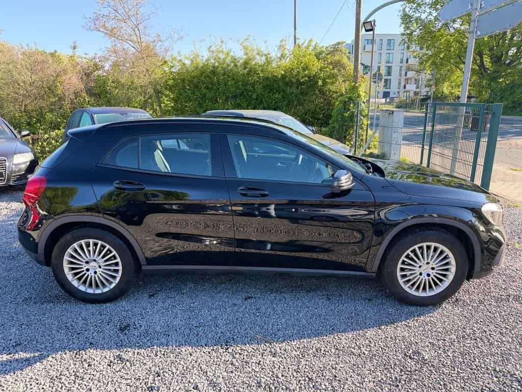 Mercedes-Benz GLA 200 GLA+NAVI+KAMREA+TEMPO+KLIMA 07/2019-photo-3