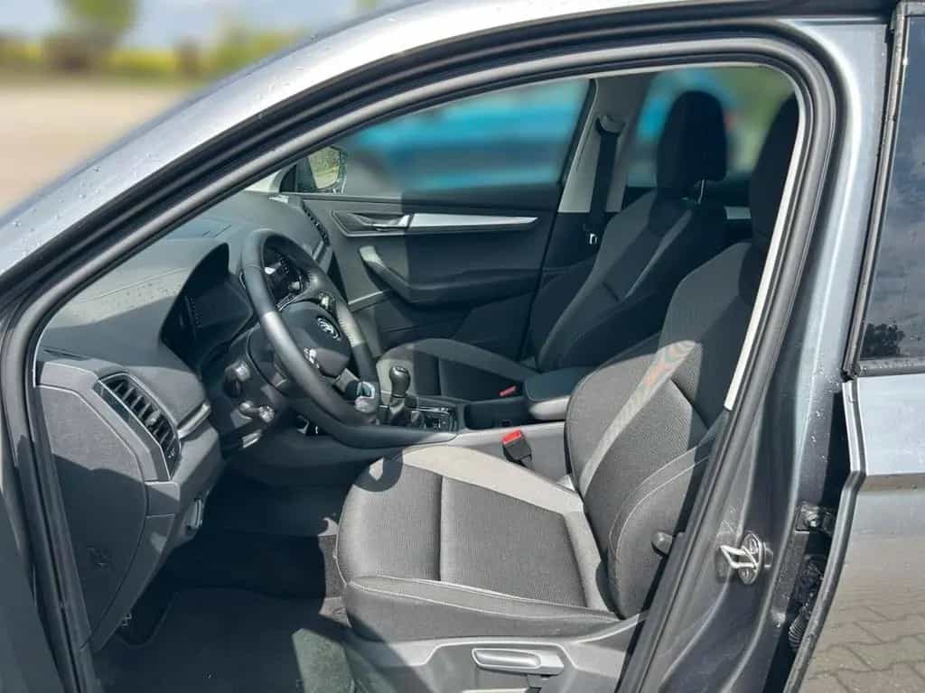 Skoda Karoq 1.5 TSI ACT Tour LED Navi Kam. 2xKlima ACC 04/2023-photo-6