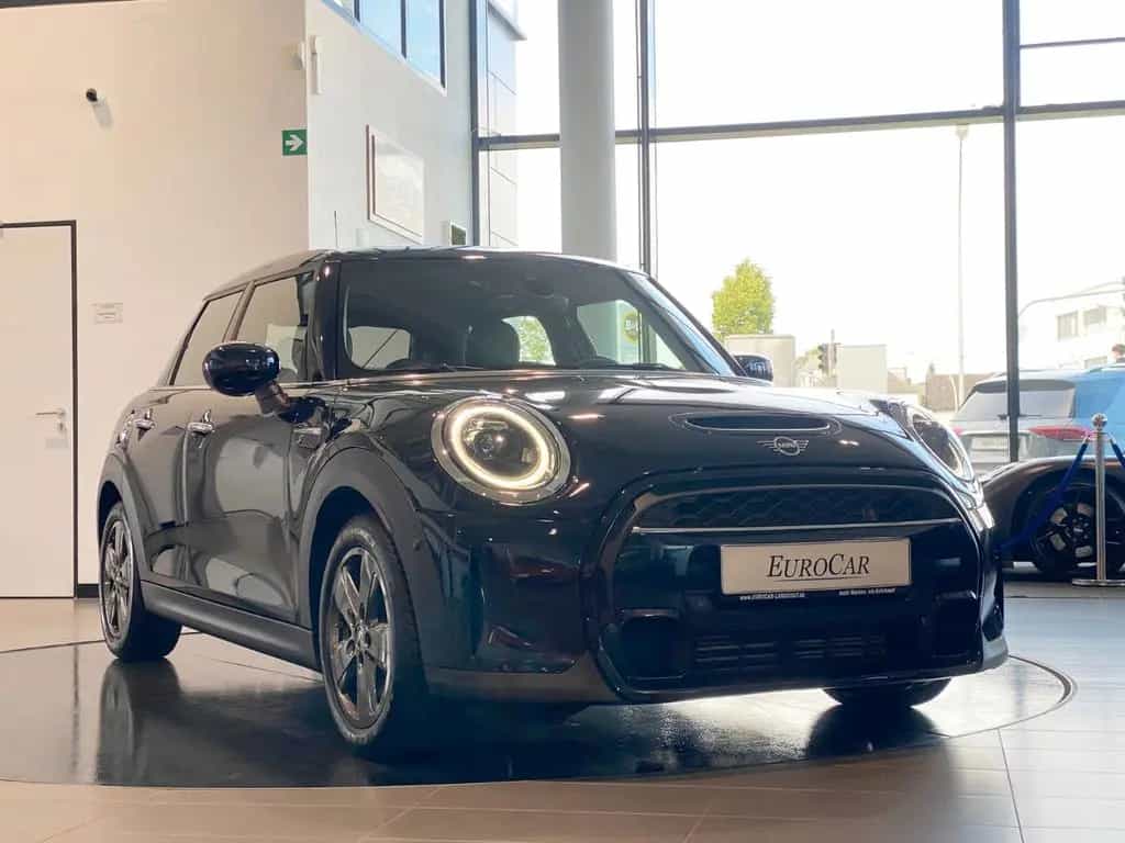MINI Cooper S Classic Trim Navi AmbienteB LED Kam HUD 08/2021-photo-2