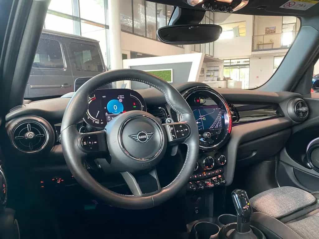 MINI Cooper S Classic Trim Navi AmbienteB LED Kam HUD 08/2021-photo-3