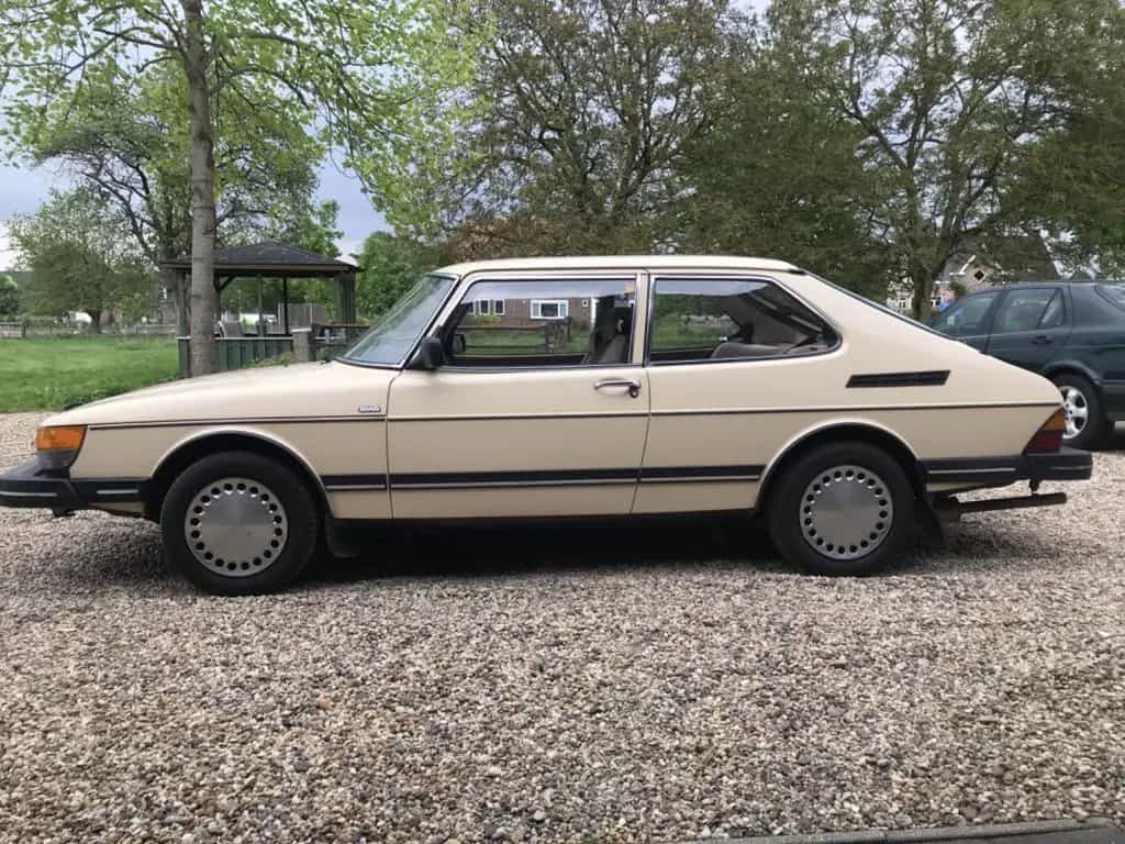 Saab 900 i 06/1985-photo-1