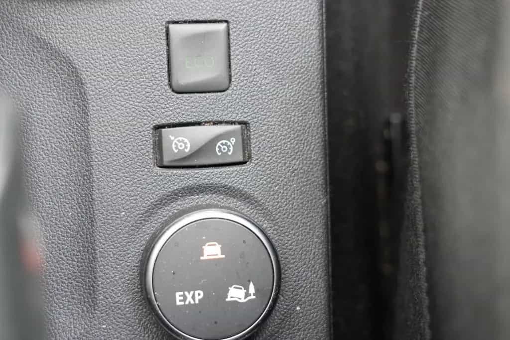 Renault Captur Crossborder MIT 3 JAHREN GARANTIE !!! 07/2018-photo-27