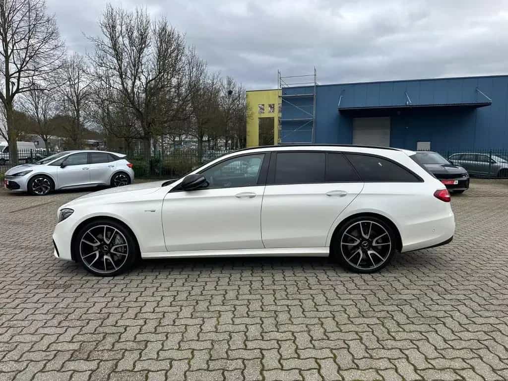 Mercedes-Benz E 43 AMG T 4M Distr HUD Pano 360° Sitzbelüf AHK 08/2017-photo-2