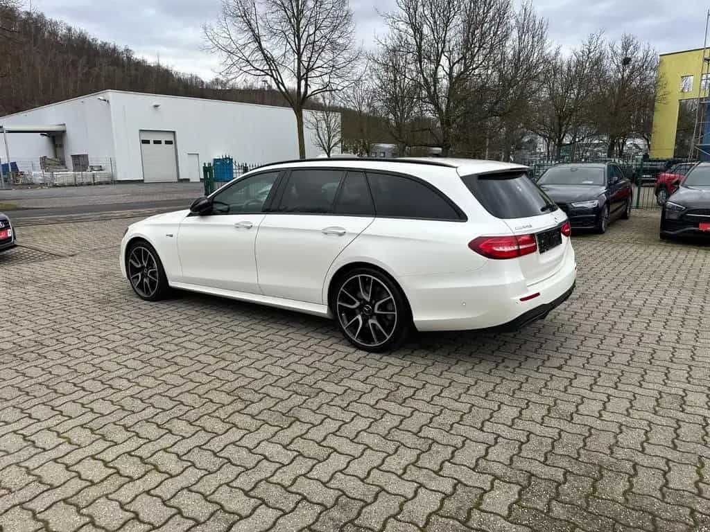 Mercedes-Benz E 43 AMG T 4M Distr HUD Pano 360° Sitzbelüf AHK 08/2017-photo-4