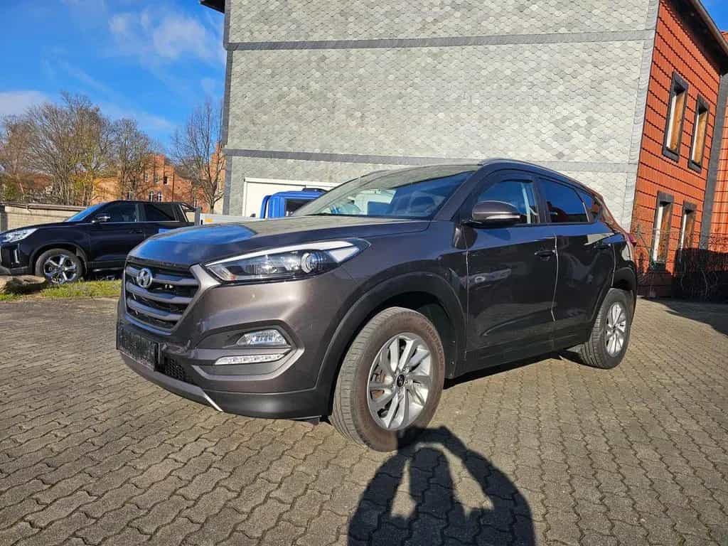 Hyundai TUCSON blue 1.6 GDi 2WD Trend+NAVI+AHK+2.HAND+ 05/2016-photo-0