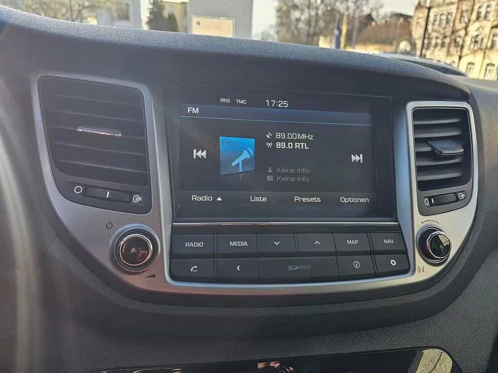 Hyundai TUCSON blue 1.6 GDi 2WD Trend+NAVI+AHK+2.HAND+ 05/2016-photo-15