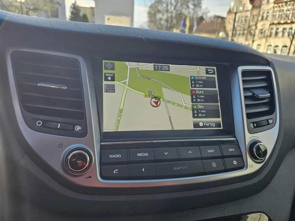 Hyundai TUCSON blue 1.6 GDi 2WD Trend+NAVI+AHK+2.HAND+ 05/2016-photo-17