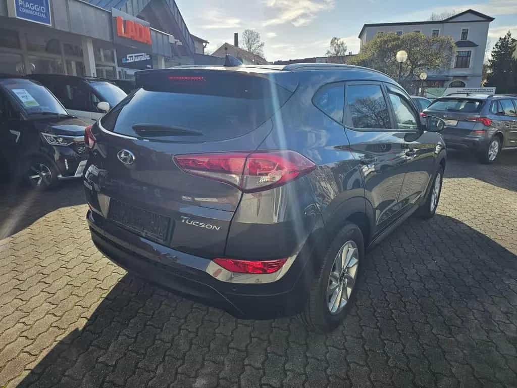 Hyundai TUCSON blue 1.6 GDi 2WD Trend+NAVI+AHK+2.HAND+ 05/2016-photo-2