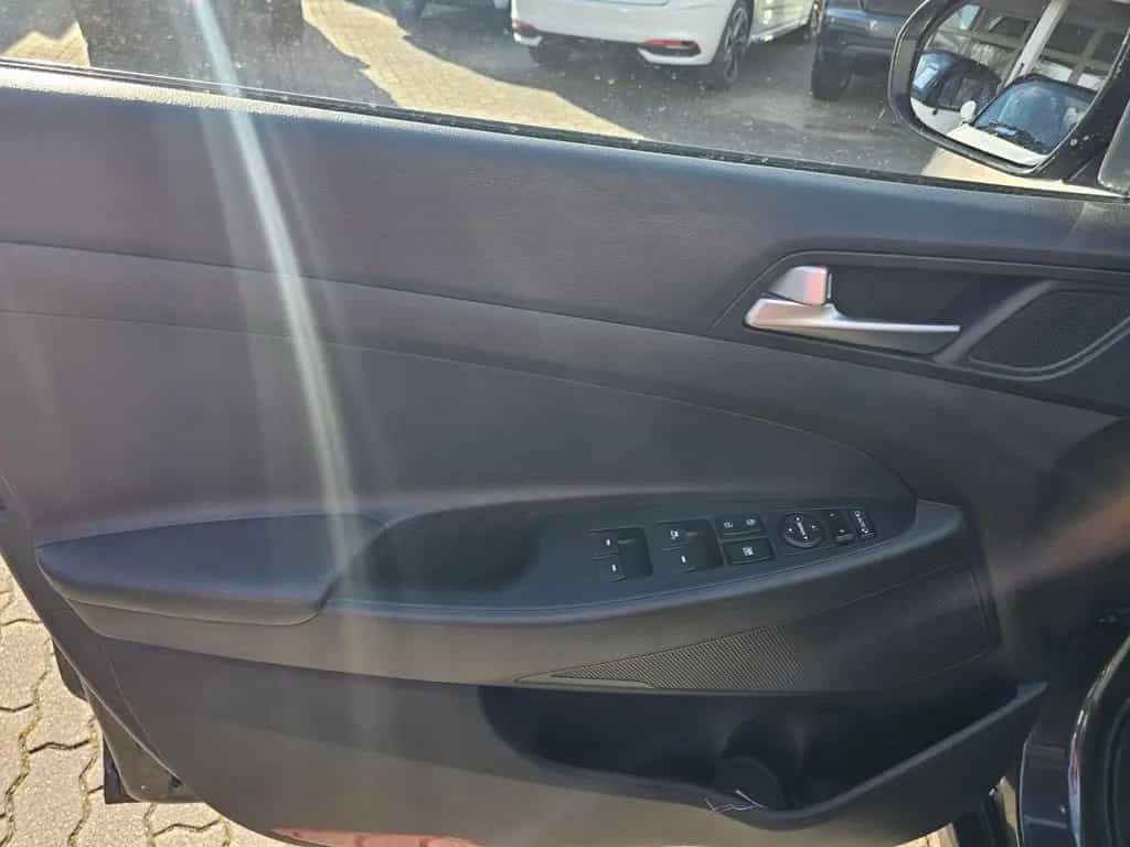 Hyundai TUCSON blue 1.6 GDi 2WD Trend+NAVI+AHK+2.HAND+ 05/2016-photo-9
