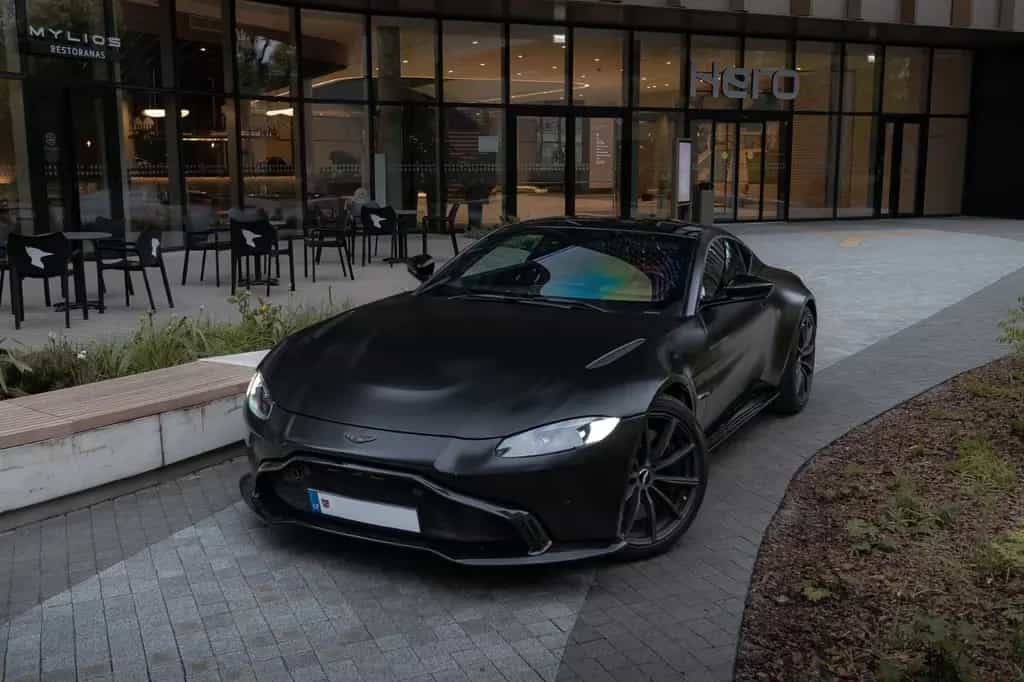 Aston Martin V8 Vantage 4.0 06/2020-photo-0