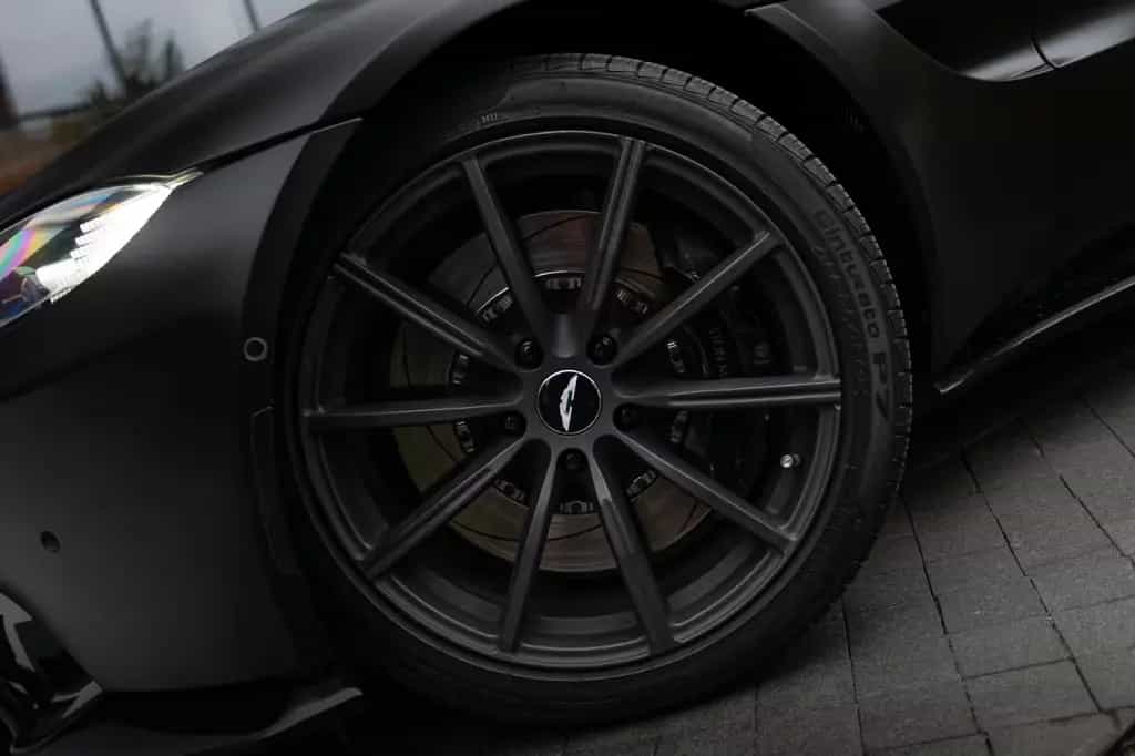 Aston Martin V8 Vantage 4.0 06/2020-photo-10