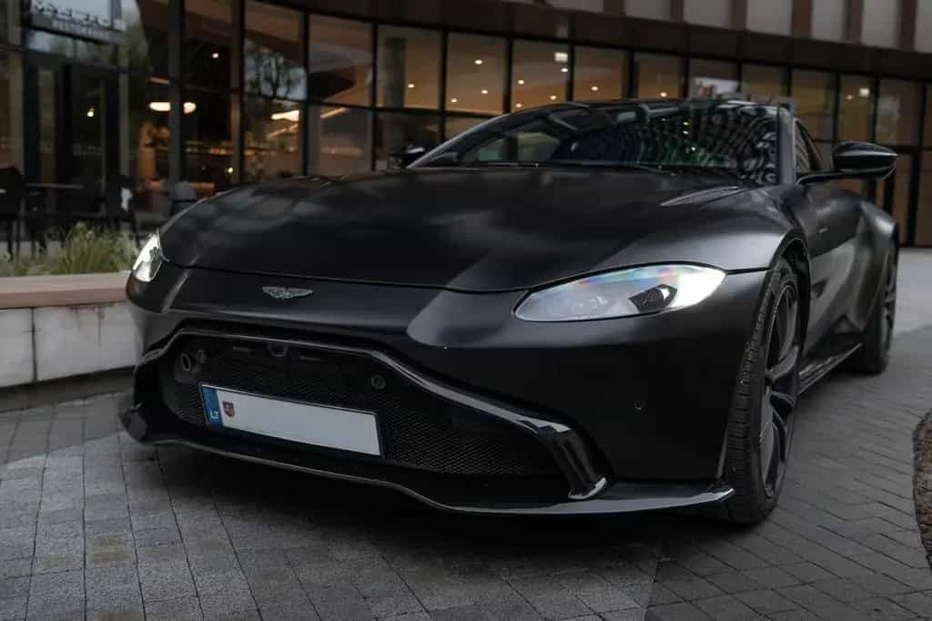 Aston Martin V8 Vantage 4.0 06/2020-photo-3