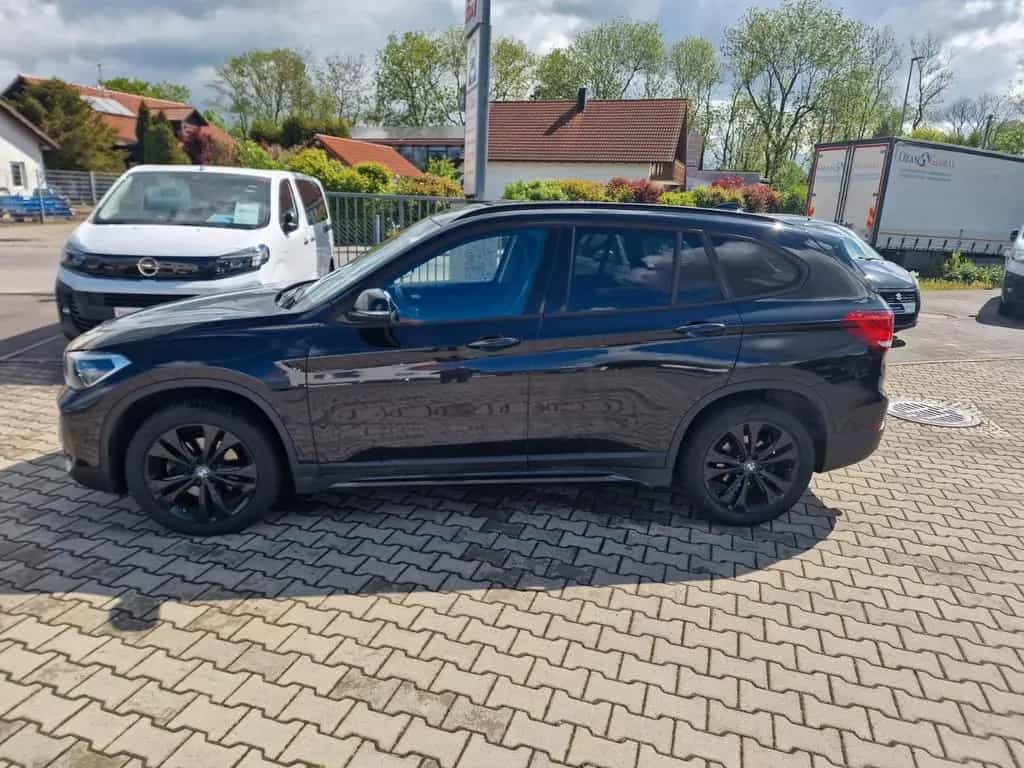 BMW X1 xDrive 18 d Sport Line*AHK*mtl. 299,-€ 02/2022-photo-1