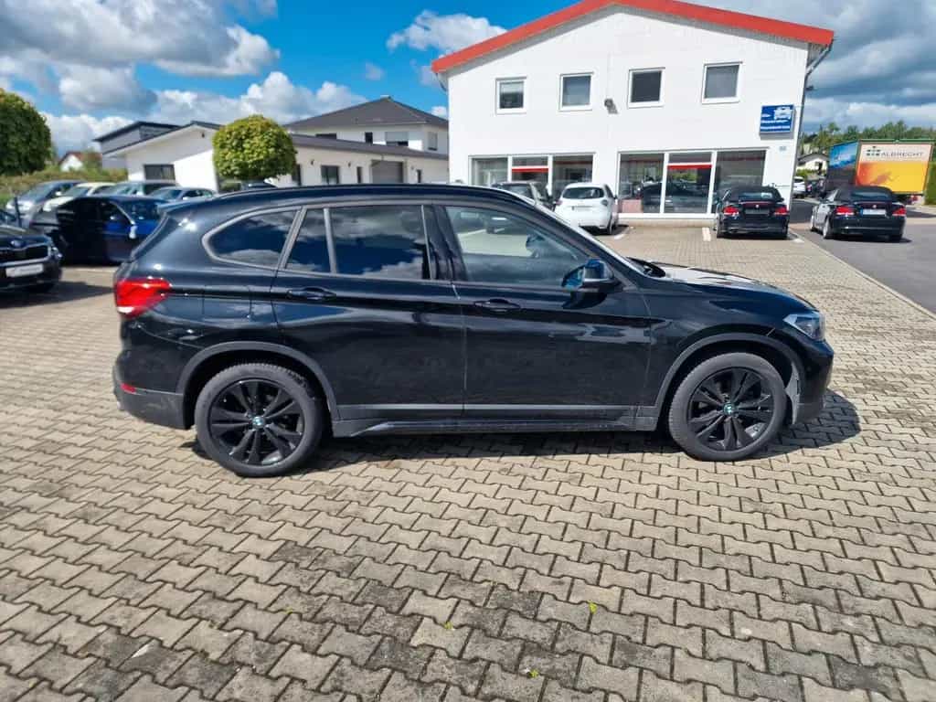BMW X1 xDrive 18 d Sport Line*AHK*mtl. 299,-€ 02/2022-photo-4
