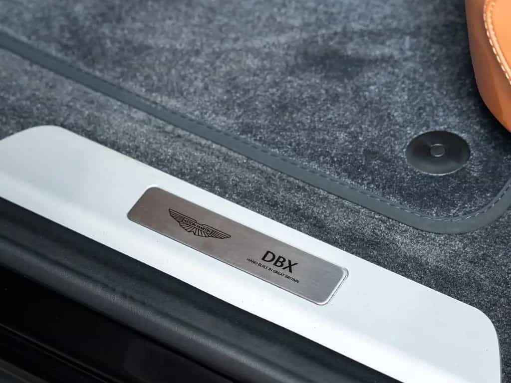 Aston Martin DBX 707 MY26 | Heated Steering | Q - Leather 11/2025-photo-17