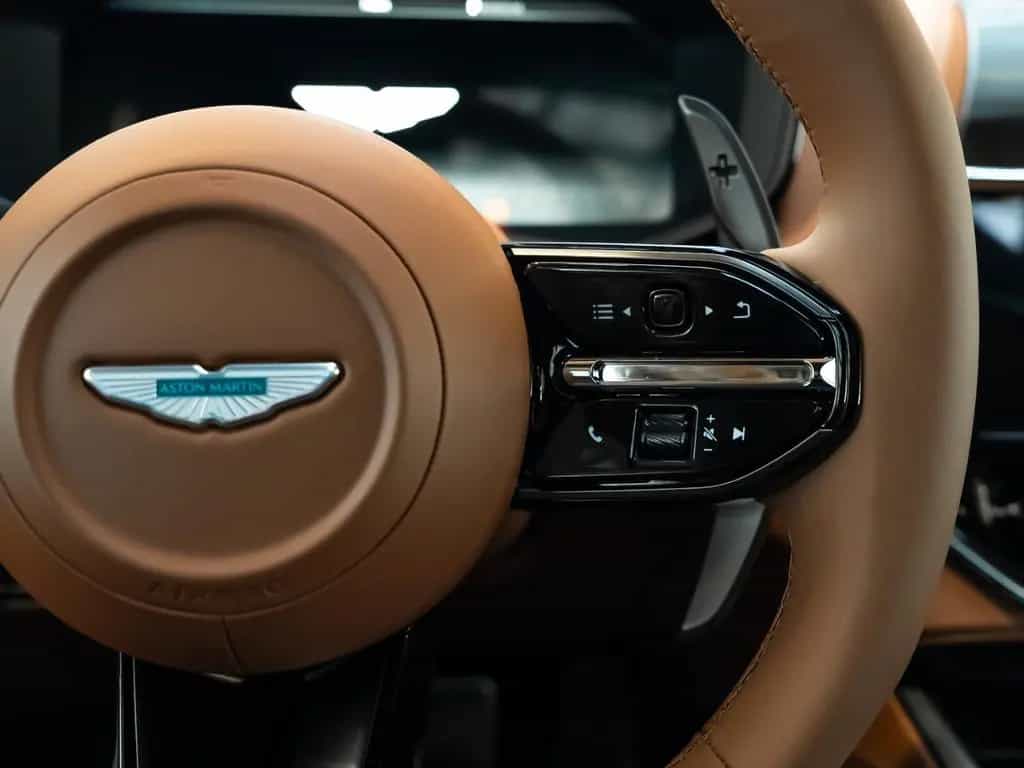 Aston Martin DBX 707 MY26 | Heated Steering | Q - Leather 11/2025-photo-20