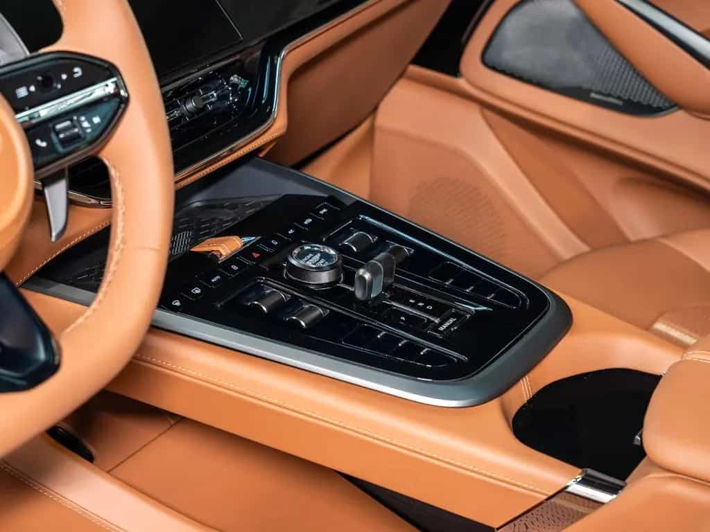 Aston Martin DBX 707 MY26 | Heated Steering | Q - Leather 11/2025-photo-21