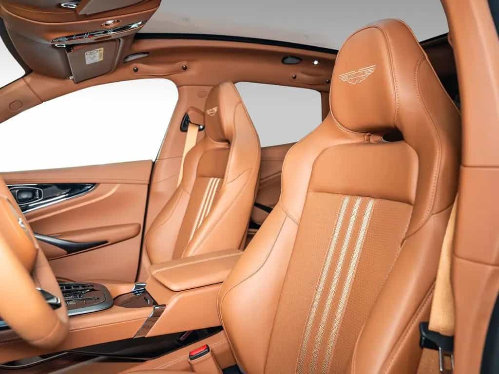 Aston Martin DBX 707 MY26 | Heated Steering | Q - Leather 11/2025-photo-6