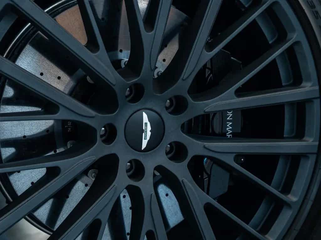 Aston Martin DBX 707 MY26 | Heated Steering | Q - Leather 11/2025-photo-8