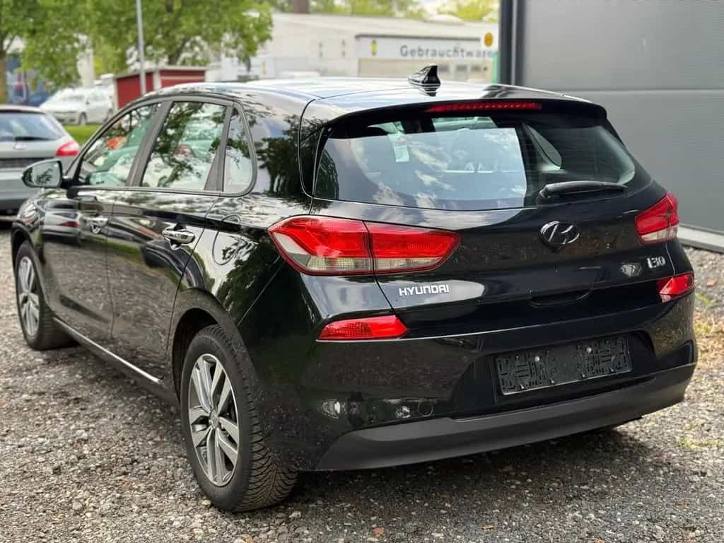Hyundai i30 Comfort*1,0T*Klima*SHZ*Kamrera*LED* 06/2018-photo-11