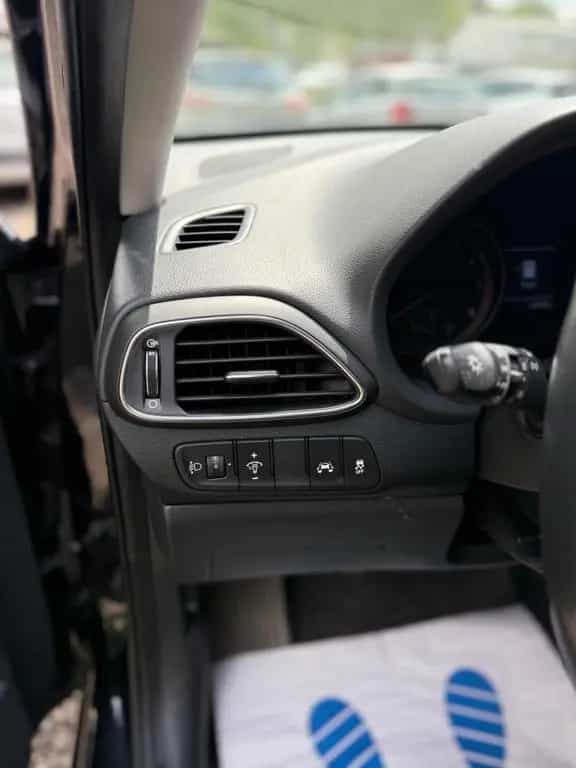 Hyundai i30 Comfort*1,0T*Klima*SHZ*Kamrera*LED* 06/2018-photo-18