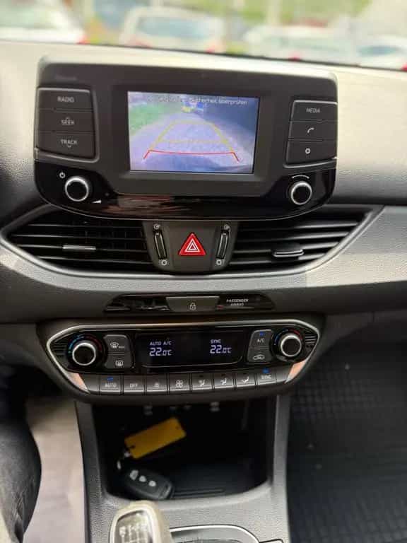 Hyundai i30 Comfort*1,0T*Klima*SHZ*Kamrera*LED* 06/2018-photo-19