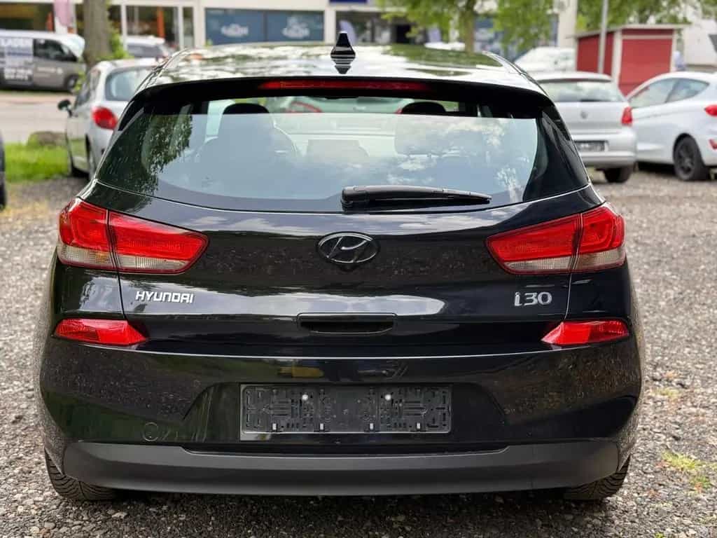 Hyundai i30 Comfort*1,0T*Klima*SHZ*Kamrera*LED* 06/2018-photo-9