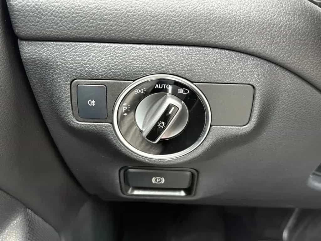 Mercedes-Benz CLA 250 Shooting Brake AMG-Line Kamera PDC Navi 02/2019-photo-17