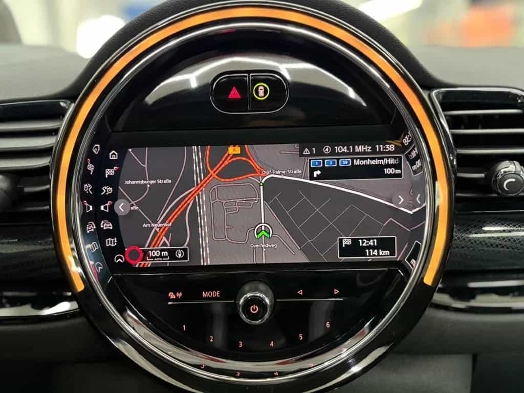 MINI Cooper D Clubman Cooper D ClassicTrim PANORAMA KAMERA LED 09/2021-photo-25