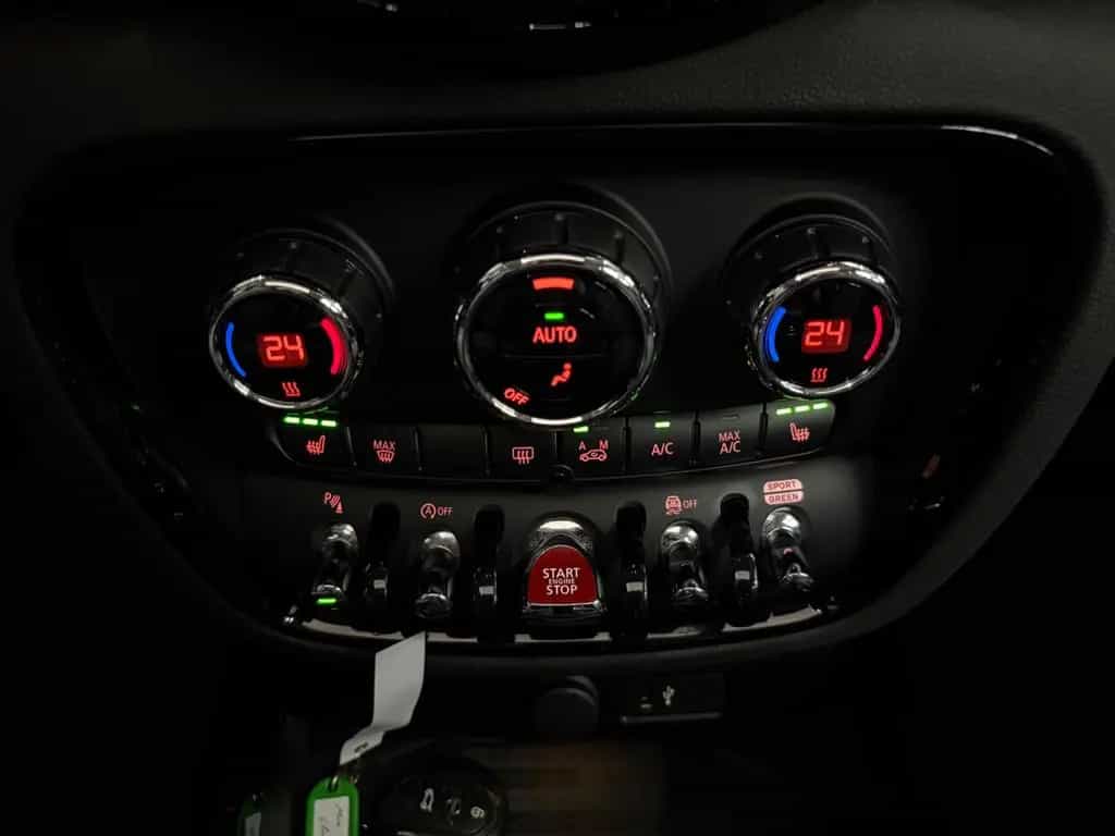 MINI Cooper D Clubman Cooper D ClassicTrim PANORAMA KAMERA LED 09/2021-photo-26