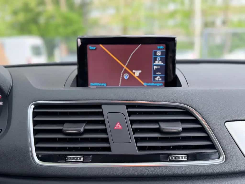 Audi Q3 sport / S line / 12 Monate Garantie 06/2017-photo-23