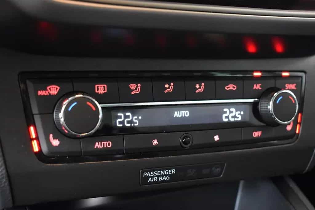 Seat Ibiza 1.0 TSI Style ACC Winter-Paket Navi Kamera 03/2019-photo-19
